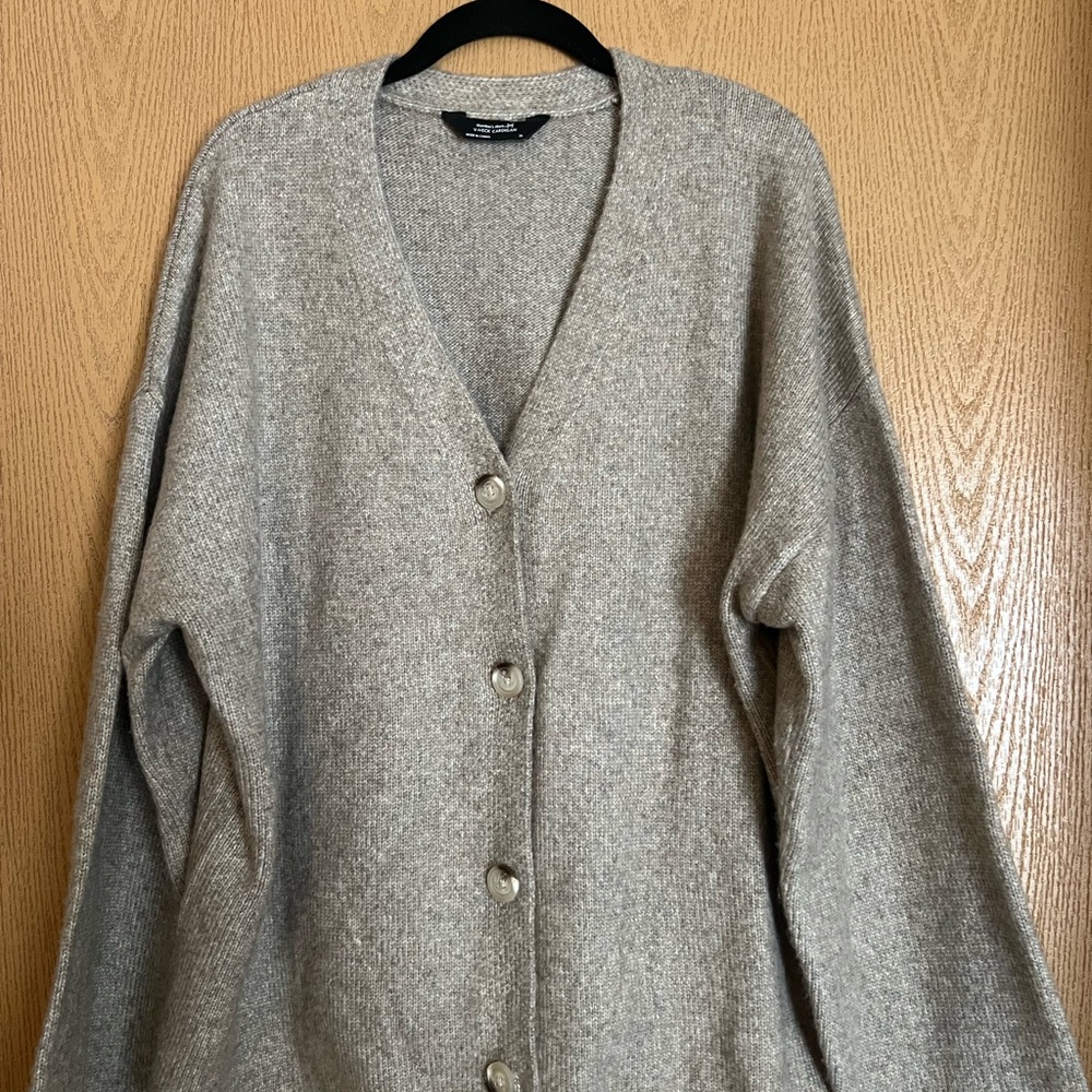 Elegant Gray Women's Cardigan Sweater